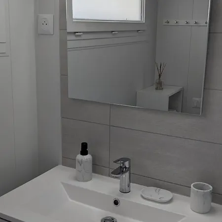 Проживание в семье Volta Garden Proche Du Tram *