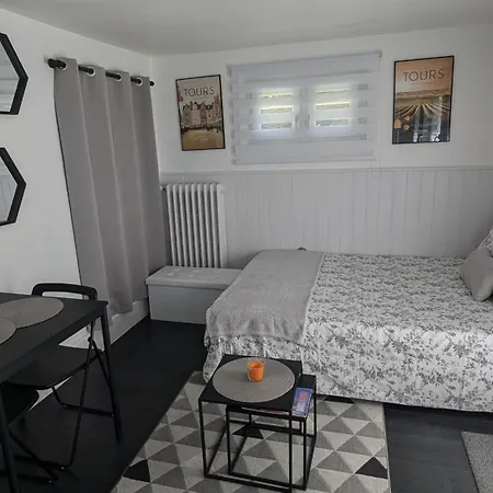 Volta Garden Proche Du Tram Alloggio in famiglia Tours