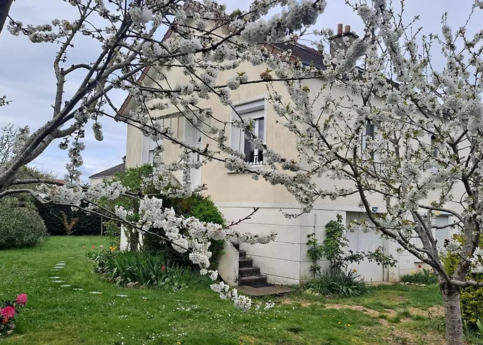 Rum i privatbostad Volta Garden Proche Du Tram